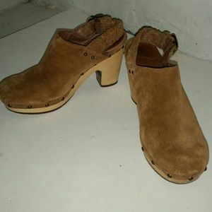 UGG Suede Sherpa Lining halfway clog shoes